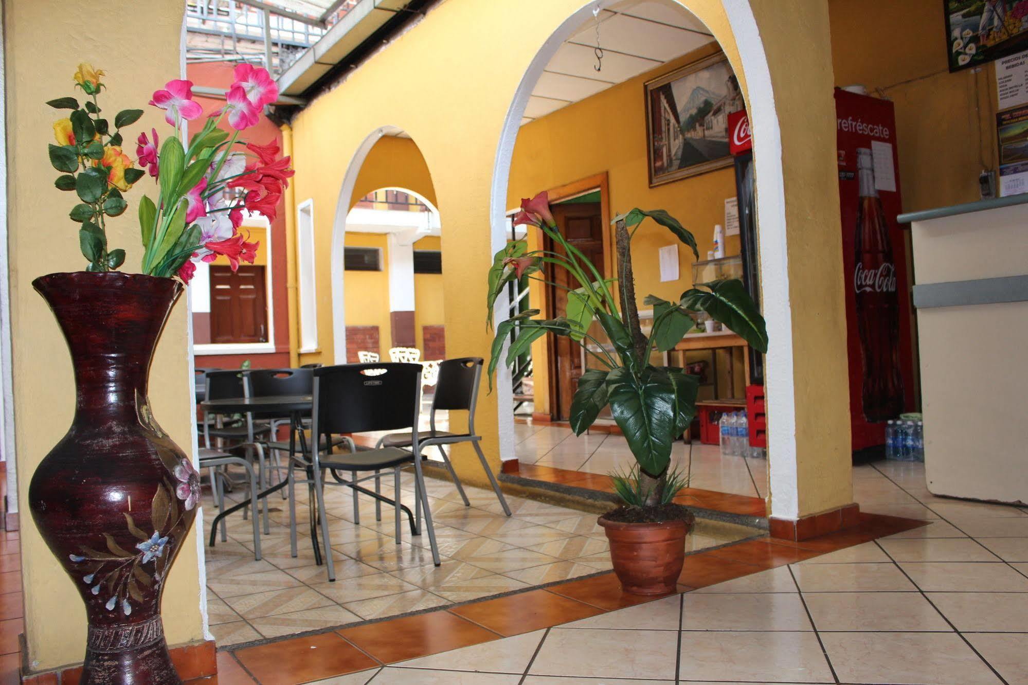 Hotel Pasadena II San Salvador Esterno foto